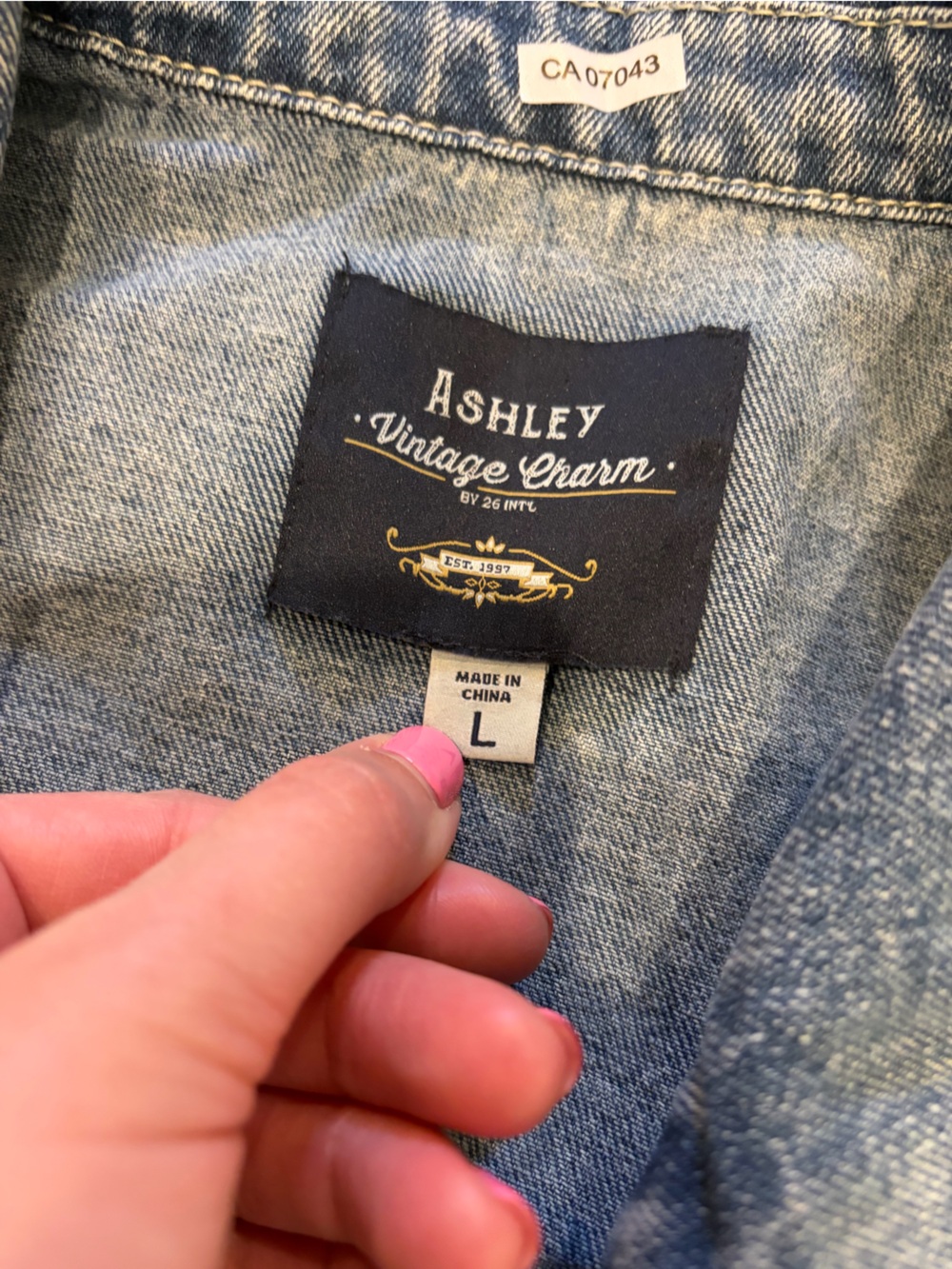 Ladies Denim Jacket - Picture 4 of 6